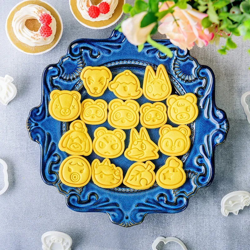 Kitchen Tools In Baking - قالب تقطيع الكعك والبسكويت على شكل